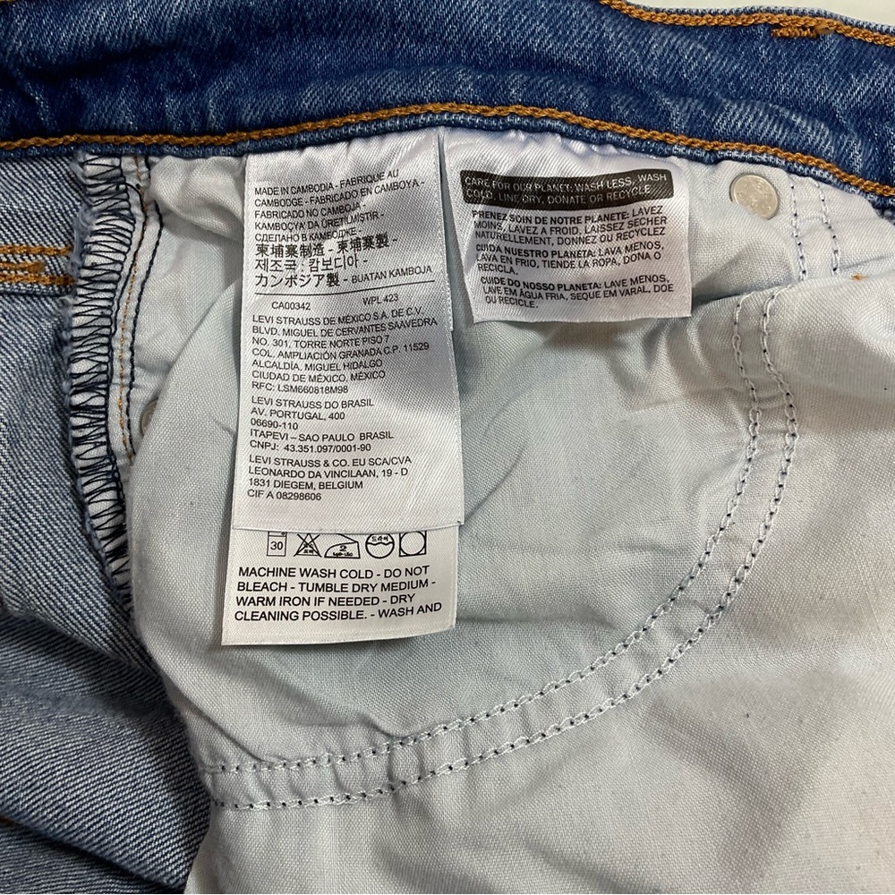 Levi’s Premium Wedgie Straight Jeans Medium Wash - Picture 8 of 13